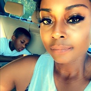 Meet your Posher, Dacondra